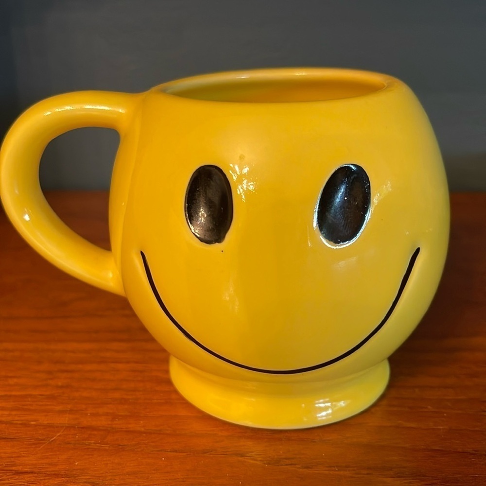 McCoy Vintage Smiley Face Mug